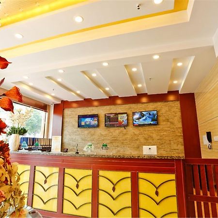 Greentree Inn Zhejiang Jiaxing West Zhongshan Road Vintage Car Building Express Hotel Экстерьер фото