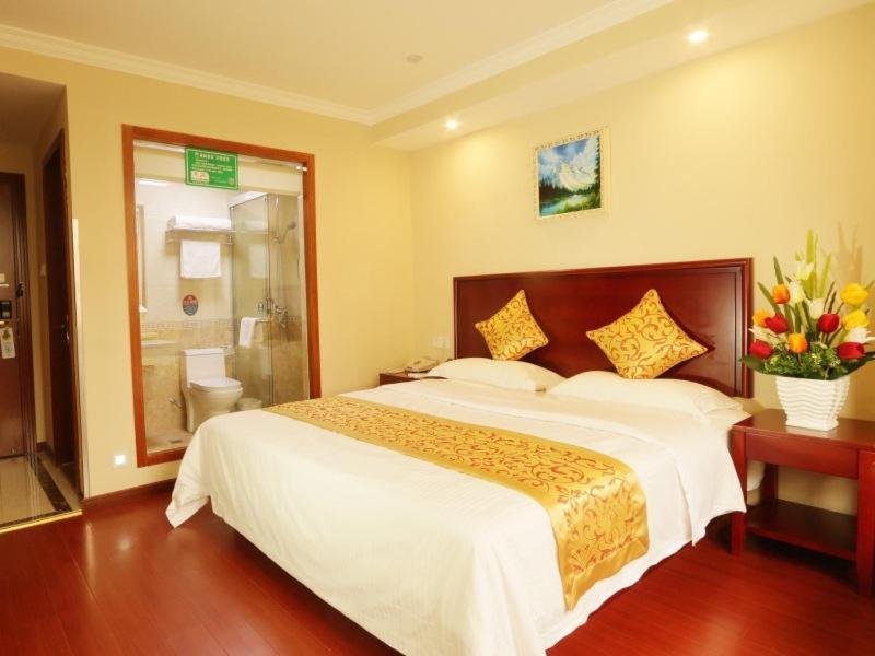 Greentree Inn Zhejiang Jiaxing West Zhongshan Road Vintage Car Building Express Hotel Экстерьер фото