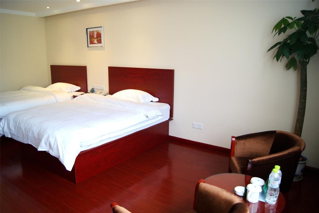 Greentree Inn Zhejiang Jiaxing West Zhongshan Road Vintage Car Building Express Hotel Экстерьер фото