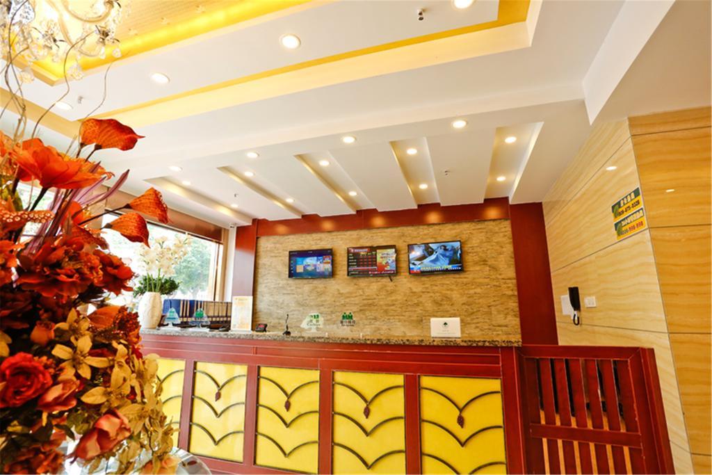 Greentree Inn Zhejiang Jiaxing West Zhongshan Road Vintage Car Building Express Hotel Экстерьер фото