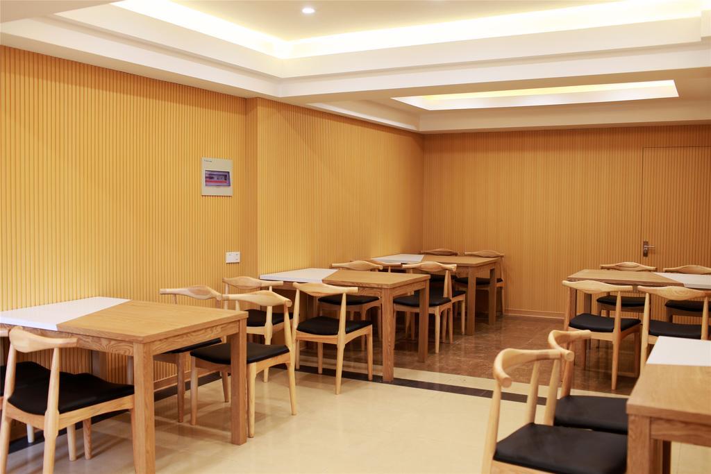 Greentree Inn Zhejiang Jiaxing West Zhongshan Road Vintage Car Building Express Hotel Экстерьер фото