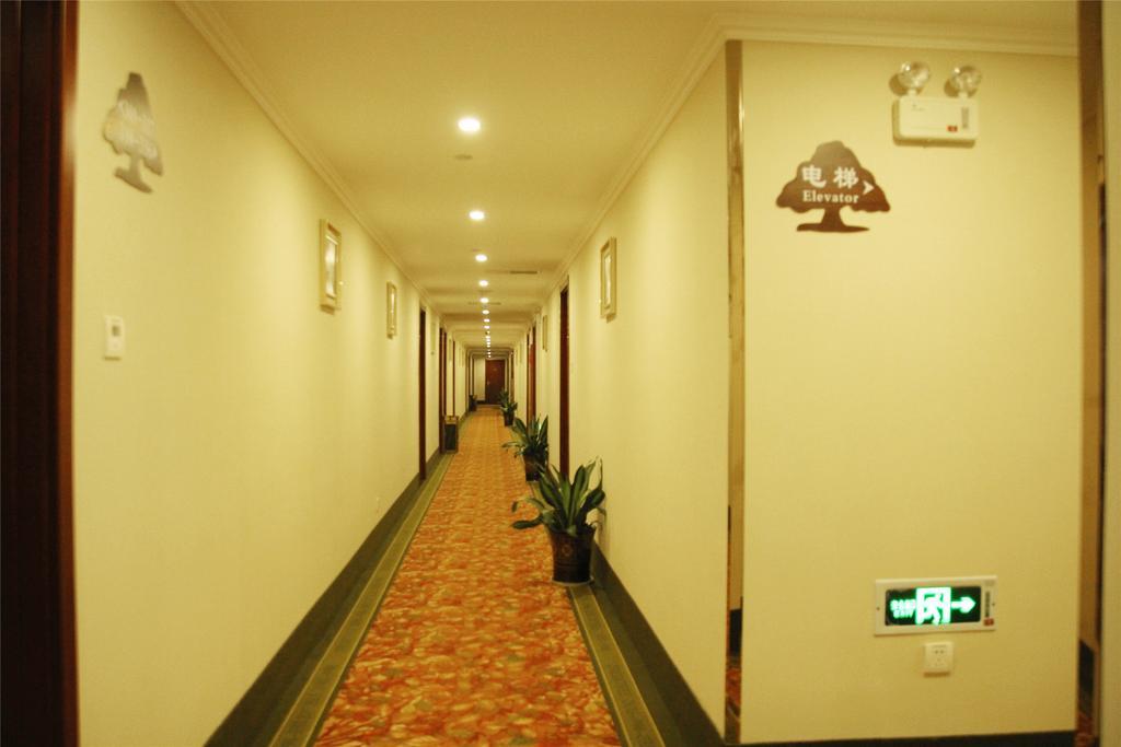 Greentree Inn Zhejiang Jiaxing West Zhongshan Road Vintage Car Building Express Hotel Экстерьер фото